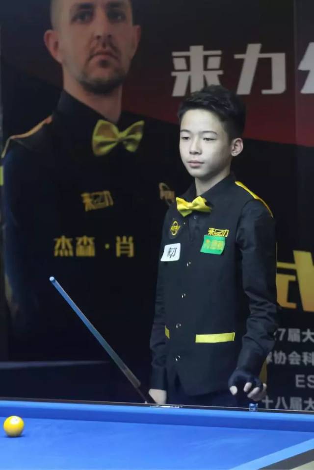 她的表现展 她的表现展