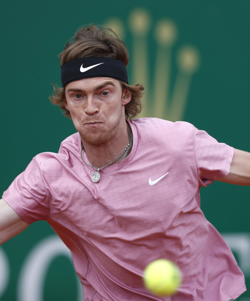 自己在场上 自己在场上